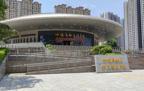 星河梧臻誉府旁仲恺高新区体育馆篮球游泳羽毛球乒乓球都有运动健身