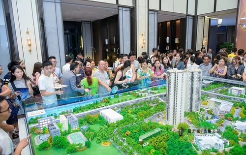 套内97㎡,预约登记中,月底开盘,有兴趣的朋友请及时联系我。