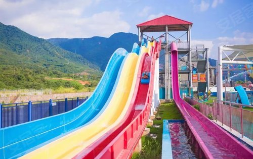 小区附近的西河水上乐园正式开放了愉快的夏天正式起航