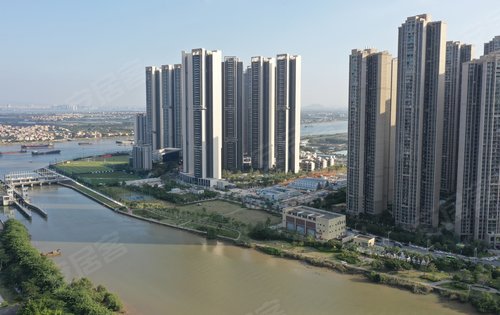 亚运城天逸,北向瞰大小浮莲岗公园,远眺珠江入海口!