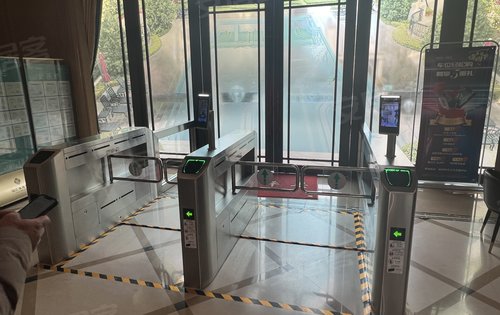 小区入户大门人脸识别