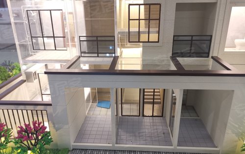 用户点评更多点评(共168条)>>oivlh2h乾道东院叠院,独门独户独立电梯