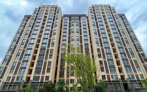 小区是属于小高层的清晰楼栋外观