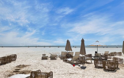 华发绿洋湾动态:小区门口的白沙滩-珠海安居客