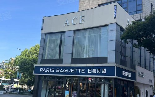 线奉贤新城站,公交枢纽(200米) 商业:龙湖天街(200米)百联商圈,传悦坊