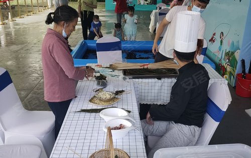 端午节包粽子钓龙虾