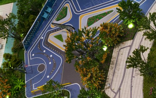 小区拥有篮球场,轮滑场地,健身场地,龙小湖主题儿童活动乐园