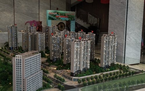 西湖首府动态:清晨的售楼部就有顾客来-岳阳安居客