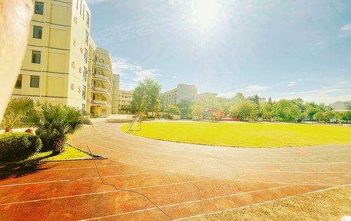 惠州仲恺百年老校,仲恺第二学校,小学和初中,就在星河冠誉府对面几百