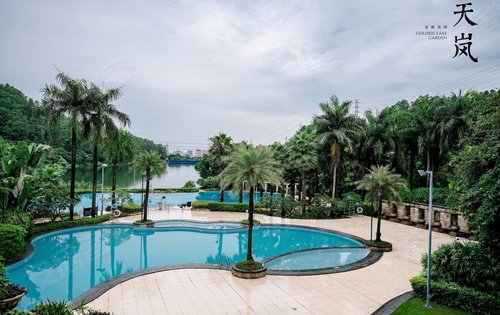 小区内游泳池已开放,周一闭馆,其他时间都开放