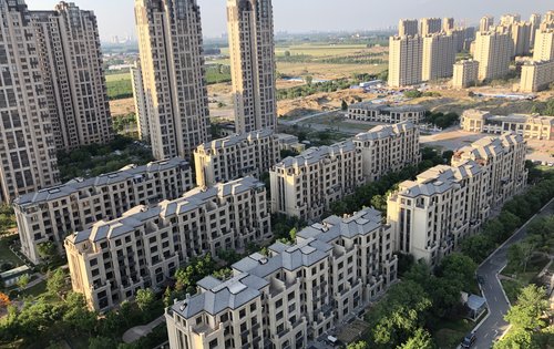 潮白河孔雀城四季公馆动态:大厂潮白河孔雀城《景色实拍,欢迎咨询》