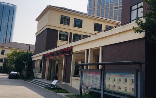 枫树山中航城小学实拍