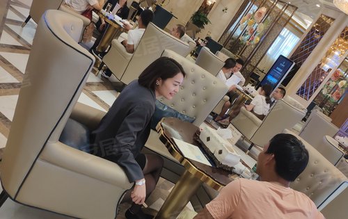 一期在售6栋户型76-138平,坐北朝南,户型完美,品质生活