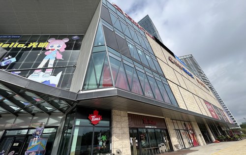 万达广场商场已开业人气很旺光明顶流商场