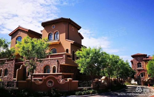 俄罗斯小镇现推出捡漏房均是清水交付一层到五层楼层覆盖面光支持