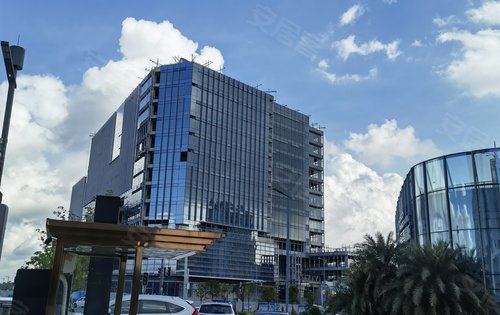 广州大学城智慧谷·12光年动态:思科智慧城已封顶写字楼实拍-广州安居