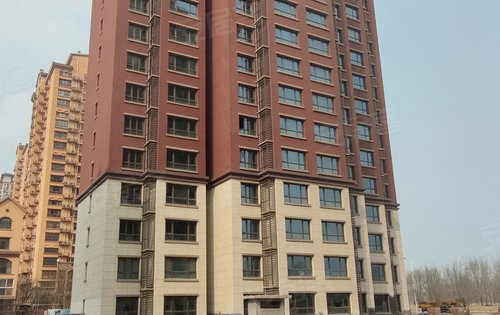 翡翠半岛小区二期皓园1号楼的采光以及正在做地面和绿化的铺排有考虑