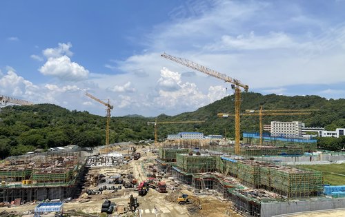 唐商广场高楼平地起