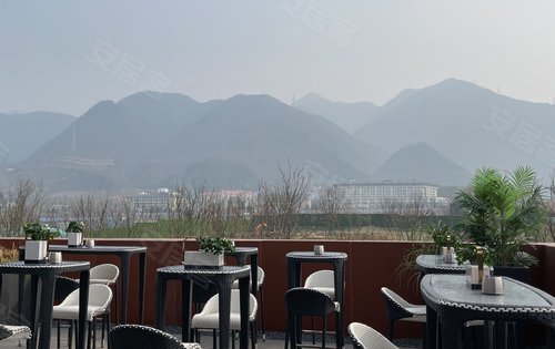 生活馆一角山景露台