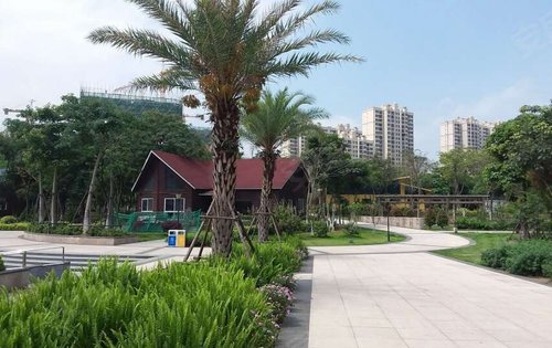 涌泉公园(灌口东部公园),在项目东侧500米,步行可到达