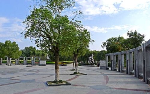 固安绿地国际花都出门就是迎宾公园建在公园里的社区