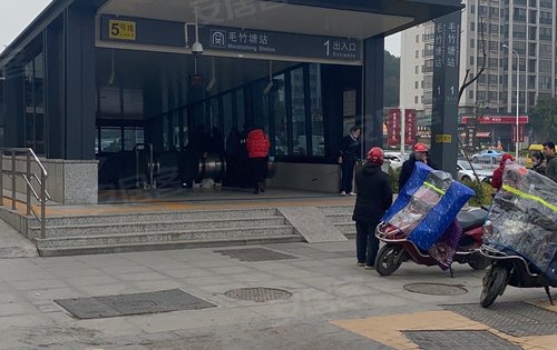 保利城动态:5号线,毛竹塘地铁站,距离保利城约1.1公里-长沙安居客