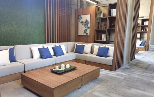 小区会客厅,还有书籍阅读