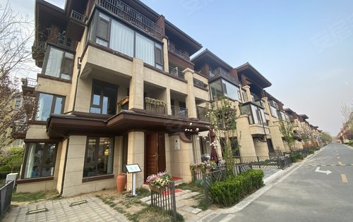 路劲阳光城叠拼别墅园区实景欢迎看房咨询了解