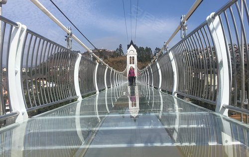 五矿哈施塔特玻璃桥图片