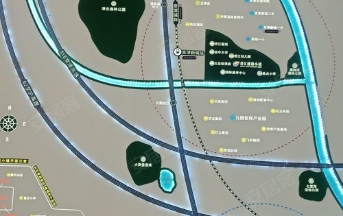 香江健康小镇绿树成荫鸟语花香百花齐放