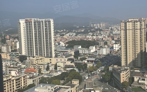 步行500米处就可到达的天虹商场
