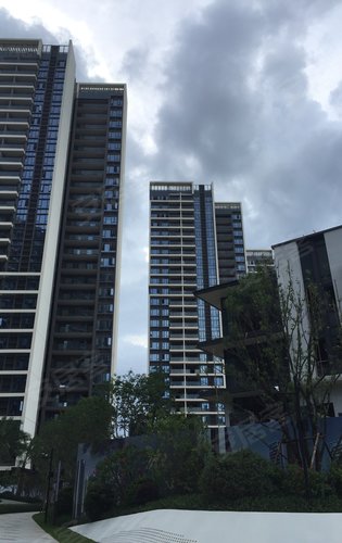 傲峰天御一个低密度舒适宜居的小区