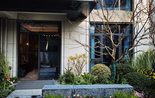 西房万科良语久园