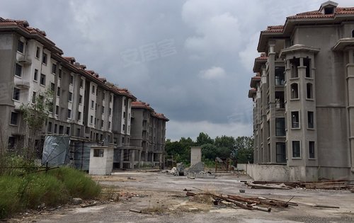 绿地海月名都洋房楼间距实拍一楼全天无遮挡