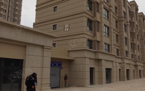 紫煜臻城小区紫园现房即买即住小区容积率达到134楼间距大采光通风