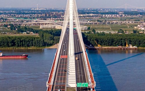 滨江雅园800米左右的浦仪公路