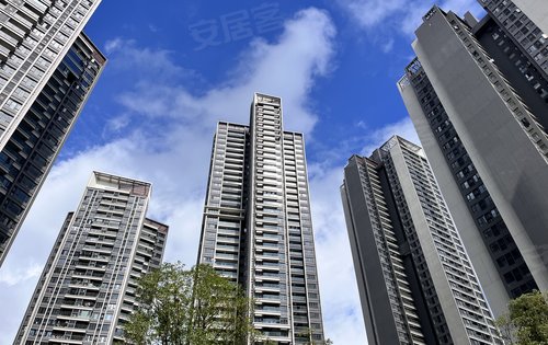 广州南沙中铁建海语熙岸配套成熟有公立学校和大型商超