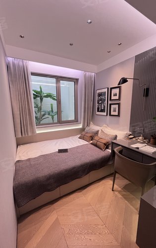 建筑120平方米户型南北通透一梯两户客厅开间56米