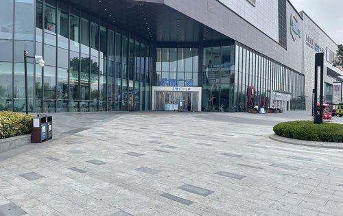 御锦城新地块家门口的商场,凯德广场满足业主一站式购物.