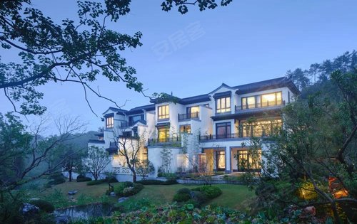 绿城安吉桃花源动态:绿城中式山院依托8000余亩原生山林,挑地势打造“户户揽山”的景观体验;约11米超宽开...-湖州安居客