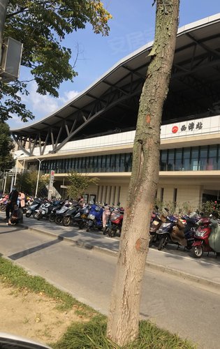 樟湾国际一路之隔的西漳地铁站