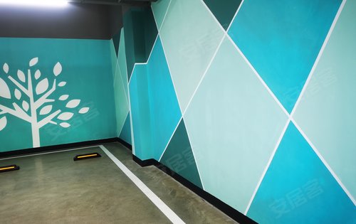 龙湖艺术彩绘车库处处皆用心