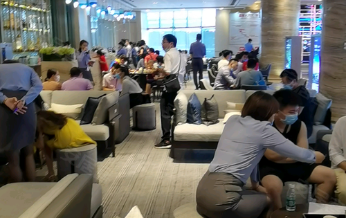 周末看房团人山人海