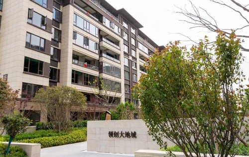 领创大地城动态:洋房顶层带露台-平顶山安居客