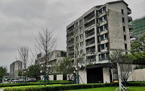 建设中的翡翠天际