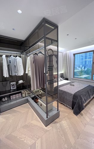 建筑120平方米户型南北通透一梯两户客厅开间56米