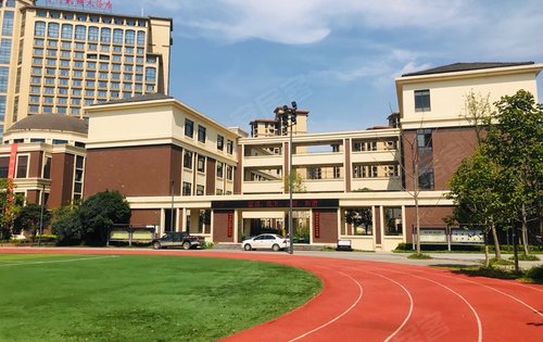 自建枫树山中航城小学实拍图