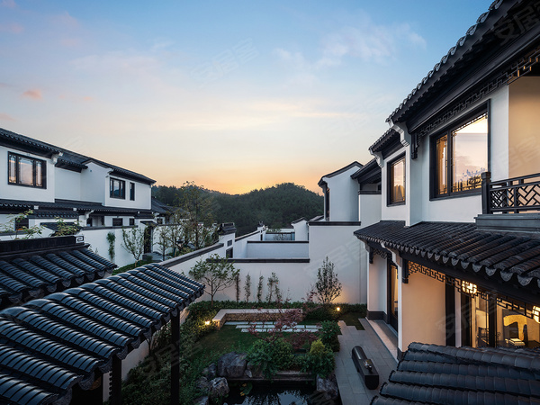 蓝城&绿城·春风江山,衢州蓝城&绿城·春风江山房价,楼盘户型,周边配套,交通地图,江郎山下蓝城&绿城·春风江山 - 安居客