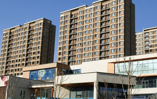 雪山万科城6地块南侧的8200平商业还有独有的物业配套设施为业主提供