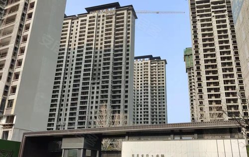 银基誉府三期6栋已全部封顶136号楼正在做外立面